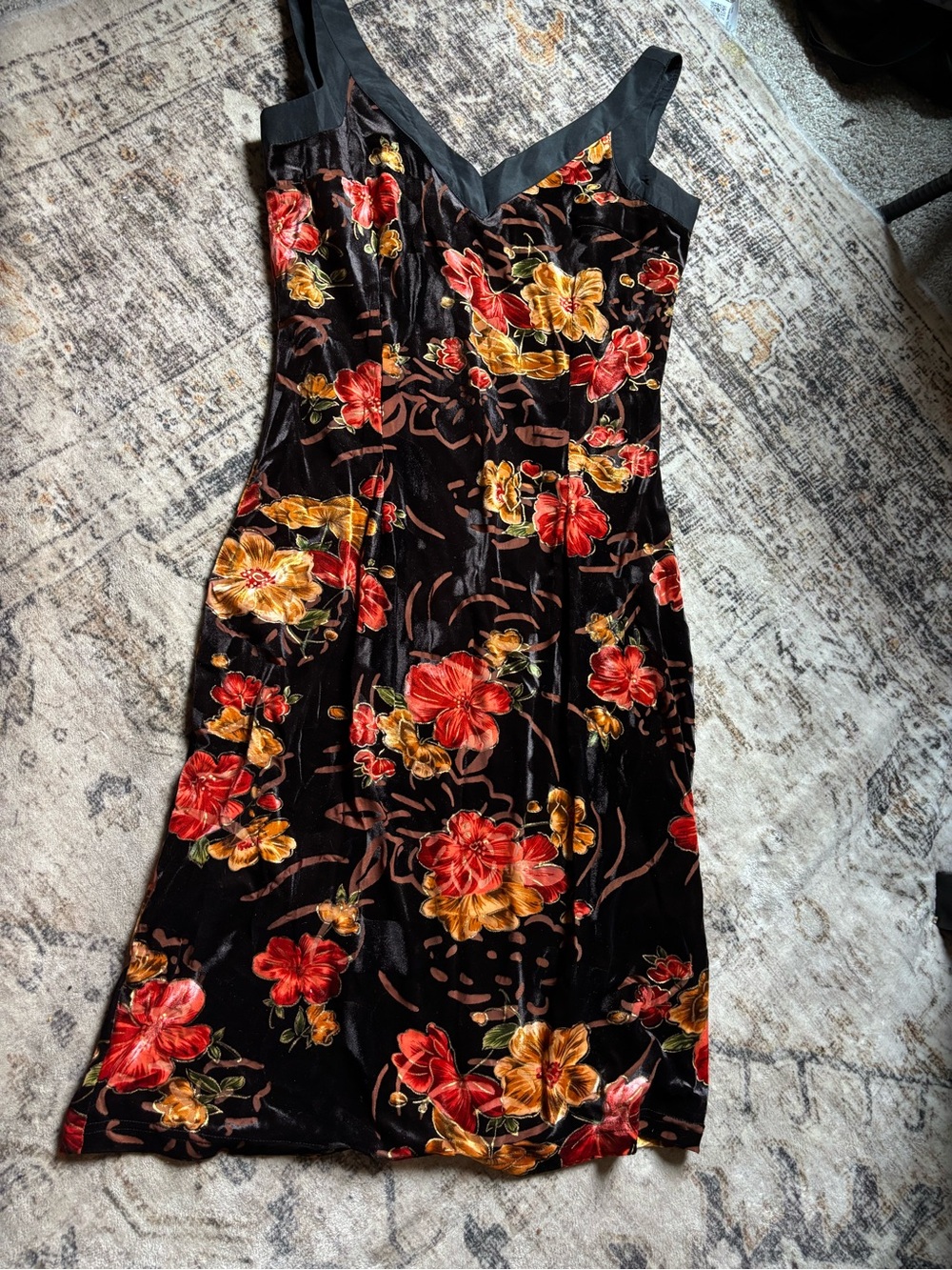 Nostalgia Black Velvet Midi Dress
